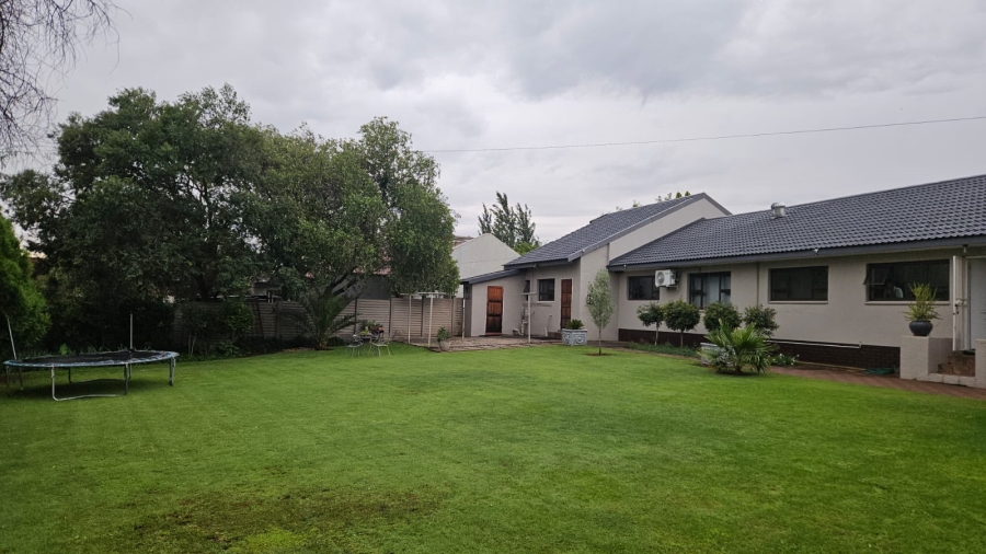4 Bedroom Property for Sale in Pellissier Free State